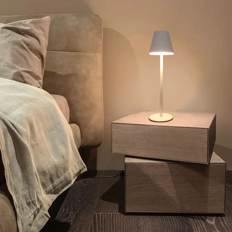Candeeiro de Mesa Recarregável - Zinova